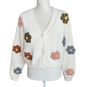Luna Ivy cream floral appliqué cardigan sweater cropped cottagecore dopamine